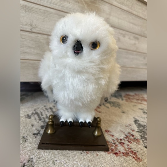 Wizarding World Harry Potter Enchanting Hedwig with over 15 Sounds & Movements - Picture 5 of 15